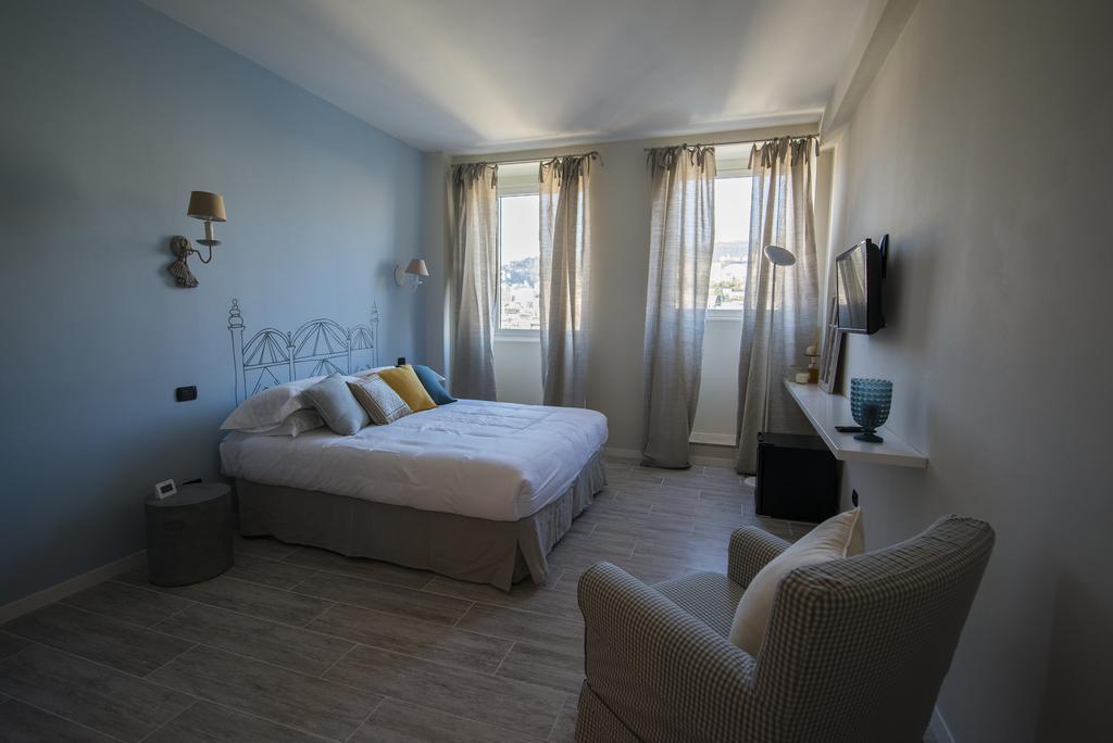 So&Leo Guest House Генуа Стая снимка