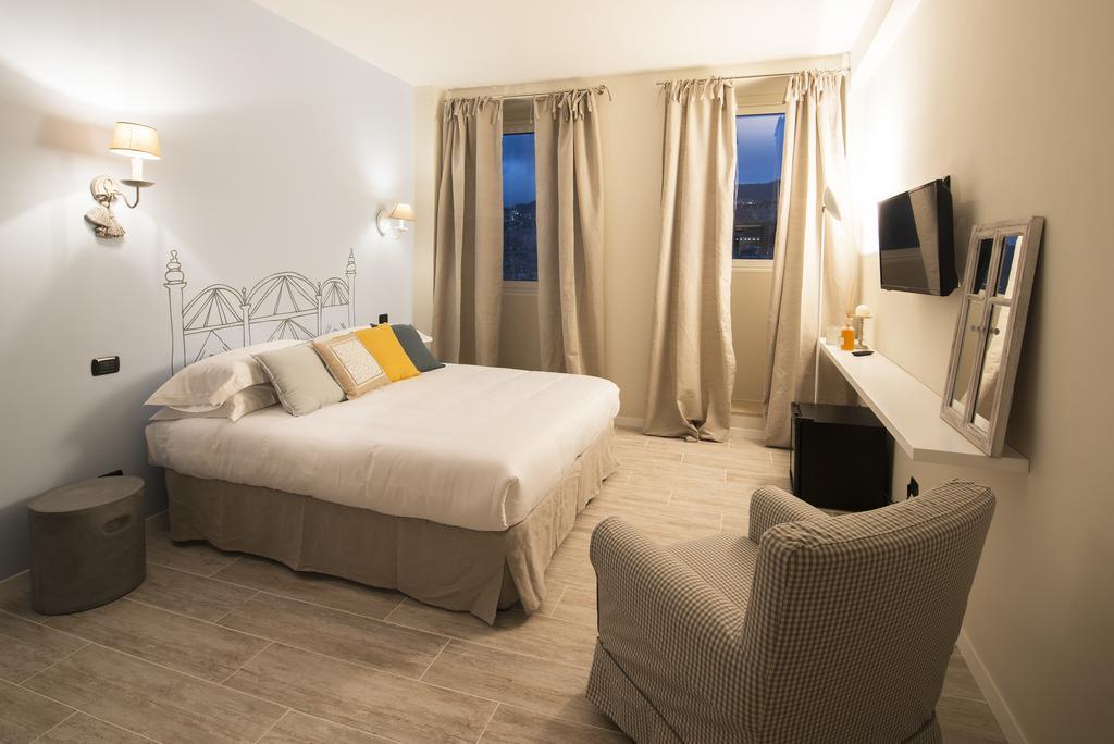 So&Leo Guest House Генуа Стая снимка