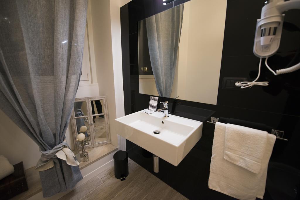 So&Leo Guest House Генуа Стая снимка